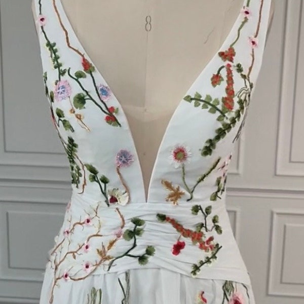 BLÜTE | Florales Hochzeitskleid, ärmelloses Boho Brautkleid