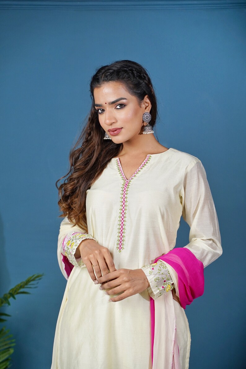 ENSEMBLES KURTA/ Kurta brodé jaune/ Kurti long/ Robe jaune/ Robe décontractée/ Robe Chanderi/ image 6