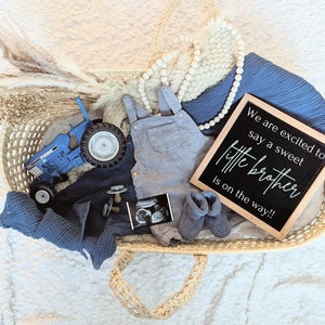 It&#39;s a Boy Gender Reveal: Farm Tractor Pregnancy Announcement (Digital)