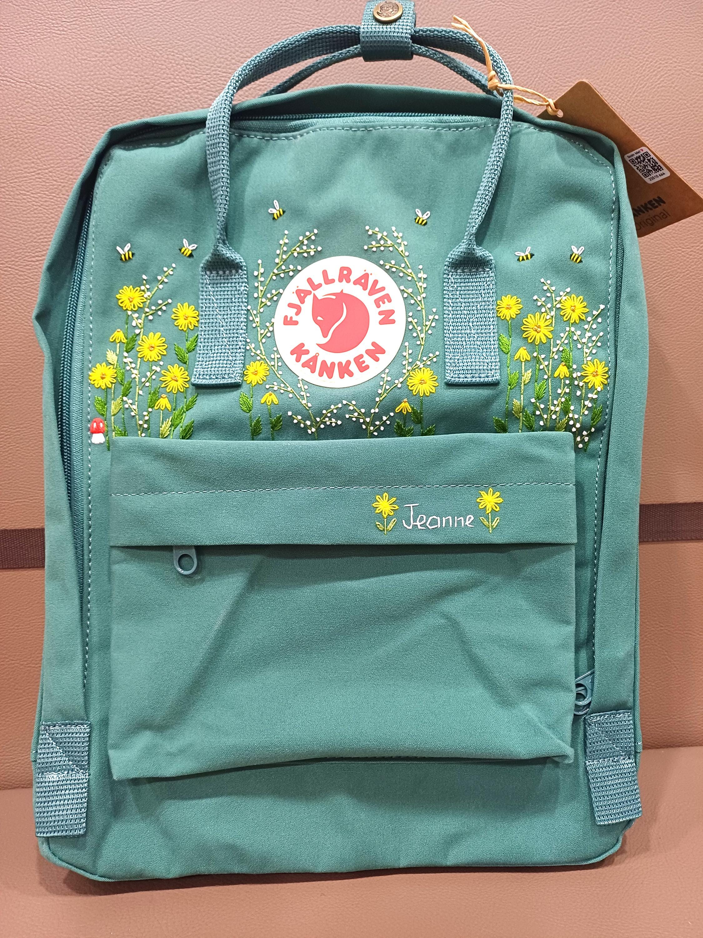 Fjällräven Kånken Backpack With Yellow Daisy Embroidery 
