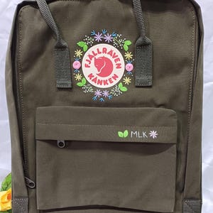 Fjallraven kanken embroidered flower backpack, Hand Embroidery on Fjallraven Kanken Backpack with Flowers