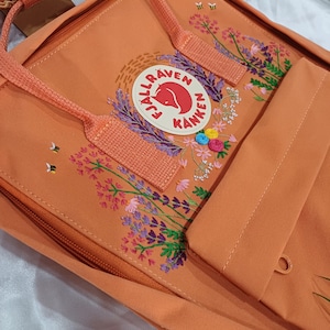 Kanken Backpack Embroidered with Flower/ Custom Kanken Embroidery on Fjallraven Backpack/ Fjallraven kanken embroidery design flowers