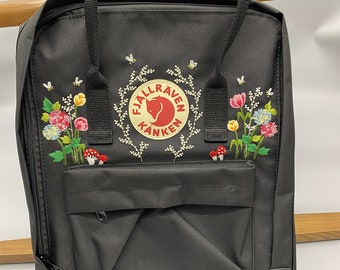 【GRAVER】23SS★ Flower Smile Embroidery One Pocket Backpack Flower Smile Embroidery One Pocket Backpack - GRAVER | 60