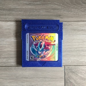 ポケモンクリスタル巨大サイズの任天堂ゲームボーイカートリッジ。ゲームルームの壁の装飾/ディスプレイに欠かせないアイテムです。