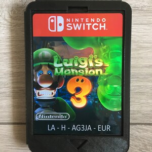 Cartucho gigante para Nintendo Switch, Luigi's Mansion 3. Imprescindible para cualquier decoración o exhibición de pared de una sala de juegos. imagen 2