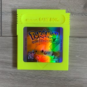 ポケモン ピカチュウ 蛍光イエロー 巨大サイズ 任天堂 ゲームボーイ カートリッジ。ゲームルームの壁の装飾/ディスプレイに最適なギフトアイデア。