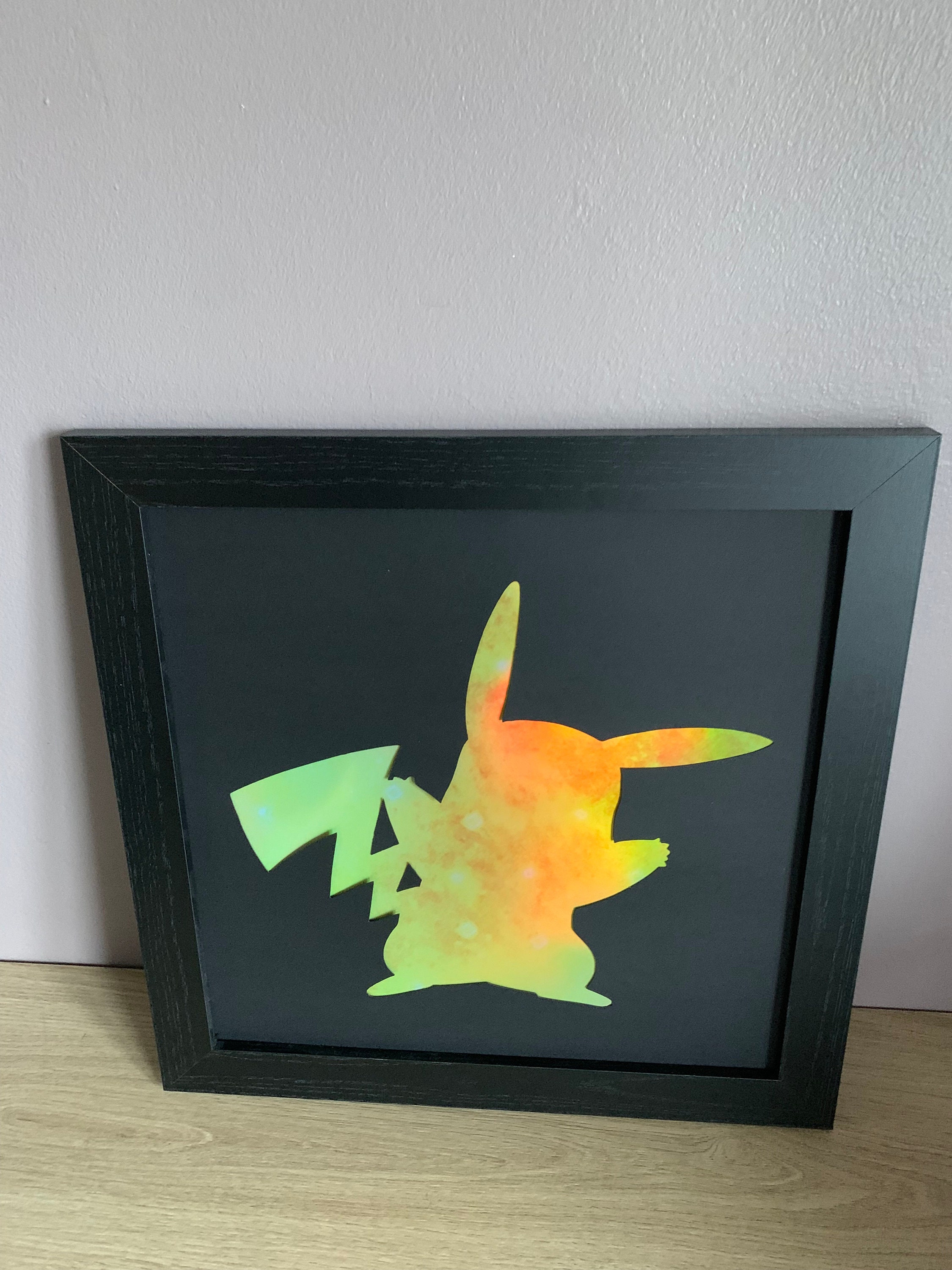 シルエットポケモンウォールアート - ホログラフィックピカチュウ