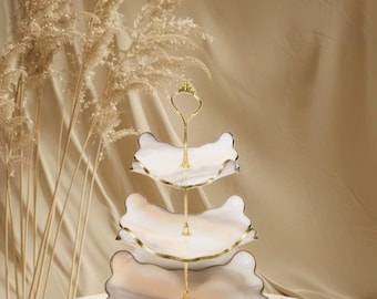Etagere aus Epoxidharz in Beige | Handgefertigte Resin-Etagere 2- oder 3-stöckig | Stilvolle Tisch- und Wohndeko | Geschenkidee