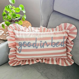 Almohada con volantes rosa para la cama, almohada con volantes a rayas rosas, decoración divertida para el dormitorio, cojín bordado, lindo detalle femenino para el hogar, regalo para ella