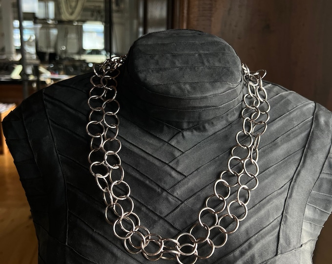 silver chain with links, eyelet chain