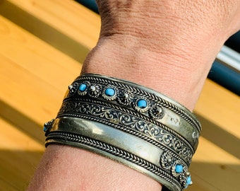 Silver bracelet with antique turquoise