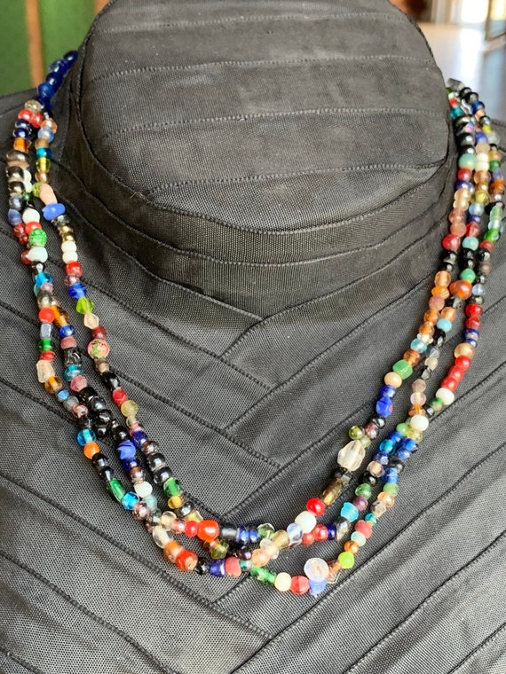 Avalaya Collier multirangs de perles en verre avec fermoir carré en bois - 56 cm de long - Taille unique - Bois et verre - Sans pierre précieuse, Taille unique, Bois, verre