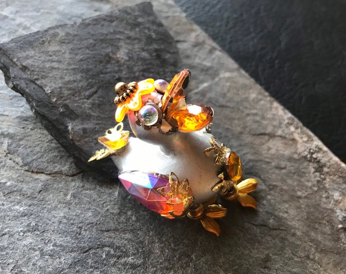 brooch duck
