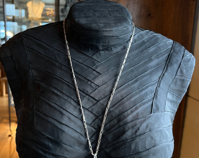 silver chain with pendant