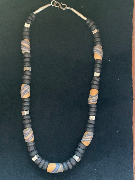 Halskette mit Antiken Afrikanischen Chevron Perlen
