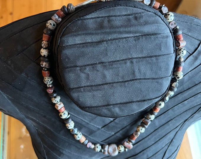 Necklace with tiger eye and other gemstones