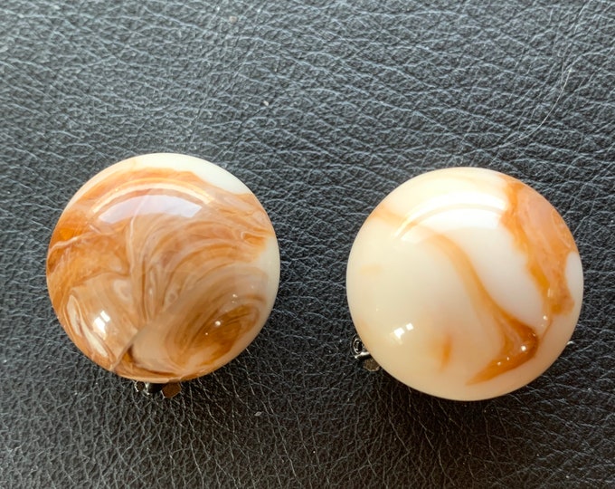 plastic ear clips
