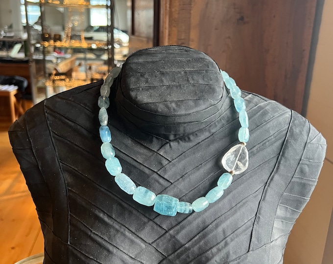 Aquamarine necklace with precious silver clasp