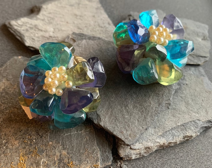 ear clips stones art