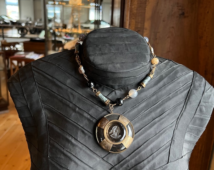 Extasia jewelry with pendant