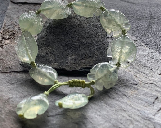 Prehnite fish bracelet strung on silk