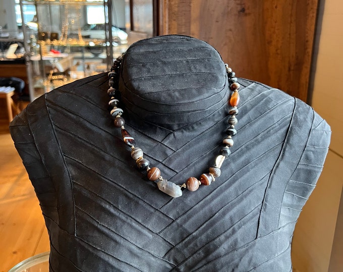 agate necklace with gold