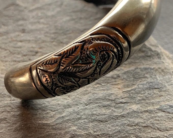 bangle with ornamental engraving