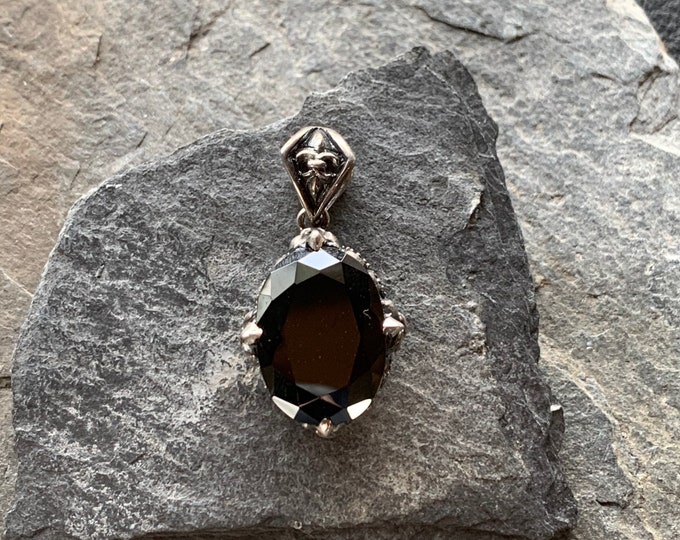 Silver Pendant Onyx with Dragon
