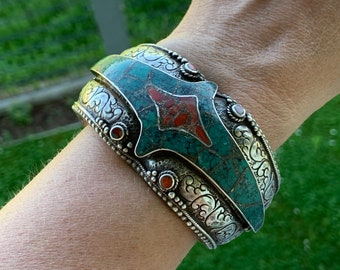 Silver bracelet with turquoise and coral antique