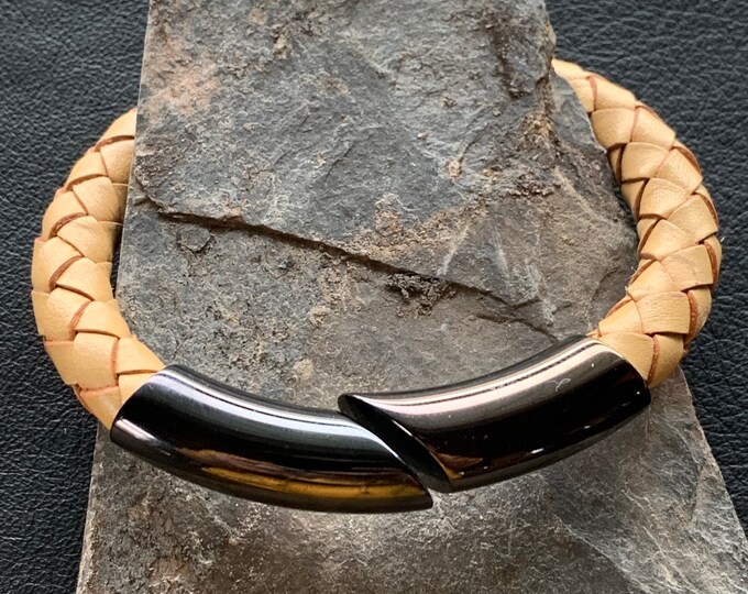 leather bracelet with plastic clasp