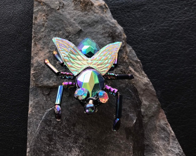 brooch bow tie