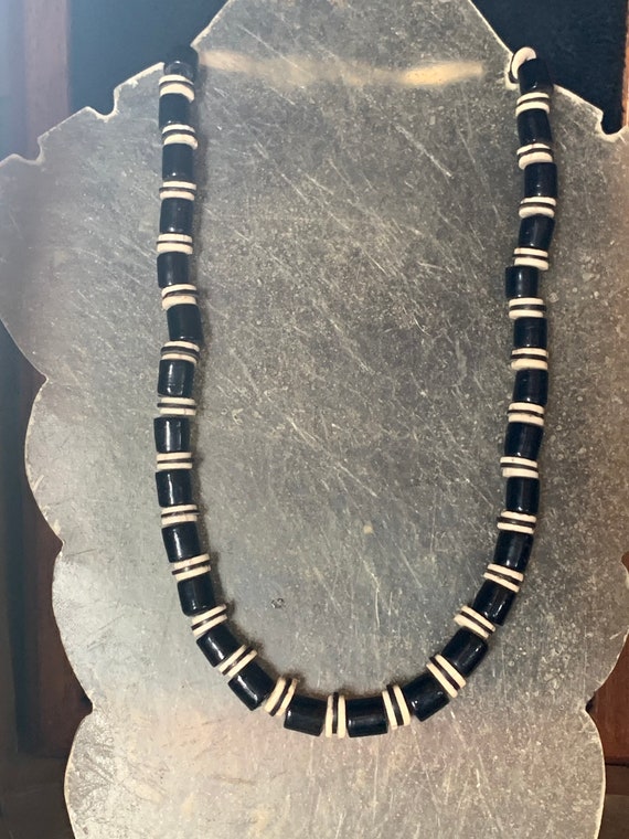 Halskette mit Muschel, Onyx und Silber - image 2