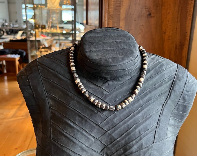 Spinel necklace with shell and silver