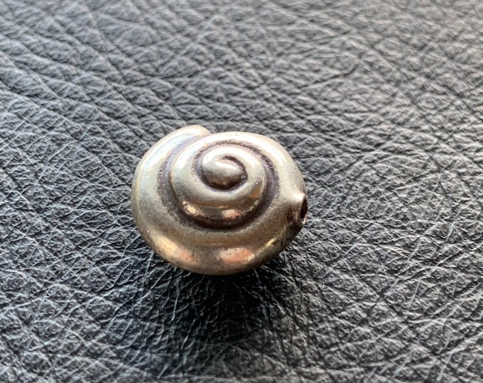 silver pendant snail