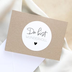 Karte Du bist wundervoll mit Herz, Geschenkkarte aus recyceltem Kraftpapier für Freunde, Familie & Kollegen, Klappkarte auch mit Wunschtext
