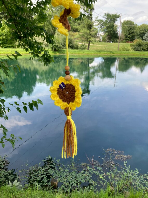 【wordofhonor75】Windflower、Pond Sunflower Crochet Wind Spinner, Yard Art, Fiber Art, Yard