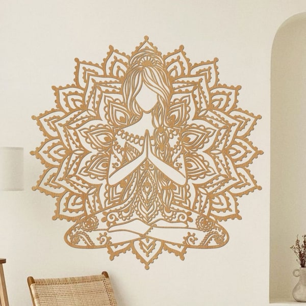 Fille femme fleur fée yoga bois mur maison tenture murale décoration rustique bohème design beauté naturelle pour votre espace de vie décoration bohème