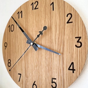 Horloge murale en bois Horloge murale de cuisine Grande horloge murale pour mur Horloge en bois Horloge murale Horloge murale moderne en bois Chiffres Epaisseur : 3,6 mm Wax oil: HONEY 3071