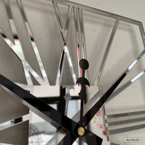 wall clock, living room clock, decorative clock, elegant clock, wall decoration, modern clock, mirror clock, silver clock, mirror silver, plexiglass clock