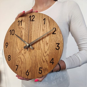 Wooden Wall Clock Oak Wall Clock Modern Wood Clock Home Decoration, Wall Massif Art Oak Wood Wall Clock Minimalist Large Numbers Wall Clock