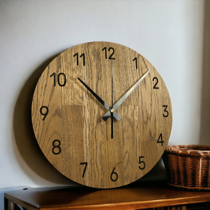 Horloge murale en bois, décoration d'intérieur, décoration d'intérieur, horloge murale en bois de chêne, art massif, horloge murale minimaliste en bois de chêne image 10