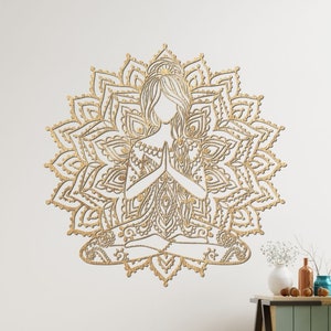 Fille femme fleur fée yoga bois mur maison tenture murale décoration rustique bohème design beauté naturelle pour votre espace de vie décoration bohème Amber