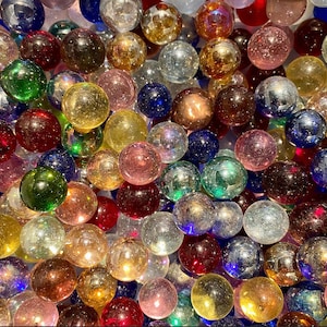 Set of 50, 100, or 200 Champion Clearie and Iridescent Clearie Marbles, Multi Colored 9/16”—5/8” Mint/NM, Crafts, Games & More!