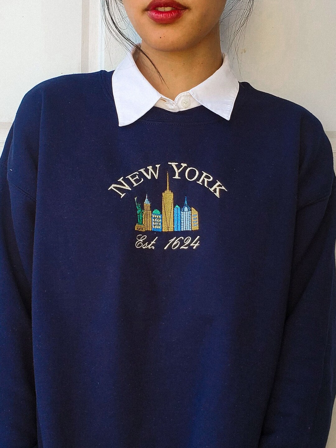 New York Skyline White Embroidered Sweatshirt