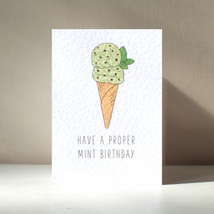Mint to Be - A6 Personalisierte Fabelhafte Eistüte Schokolade Lolly Süßes Dessert Lustig Wortspiel Alles Gute zum Geburtstag Liebe Grußkarte