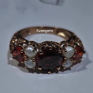 Art Deco 3.50CTW Round Cut Natural Red Garnet Three Stones Ring/ 14K Rose Gold Women&#39;s Engagement Ring/ Edwardian Antique Pearl Silver Ring