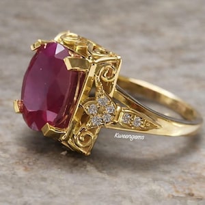 Anillo Art Déco con rubí rojo natural, oro amarillo de 14 quilates y plata, forma ovalada, estilo finca.