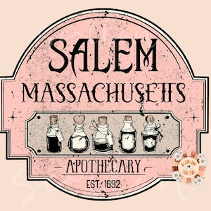 Pu&ograve; includere: Un cartello rosa e bianco in stile vintage con il testo "Salem Massachusetts - Apothecary - Est. 1692". Il cartello presenta un aspetto usurato e cinque piccoli flaconi con etichette e tappi.