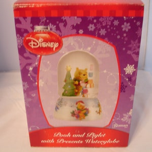 Pooh and Piglet with Presents Waterglobe