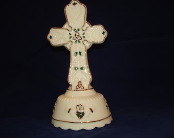 San Francisco Musi Box - Irish Cross Figure